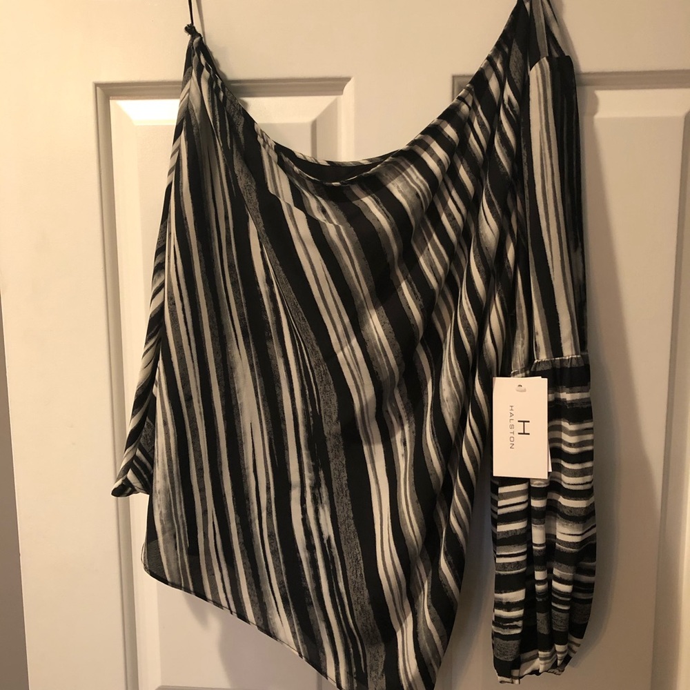 One sleeve blouse/new